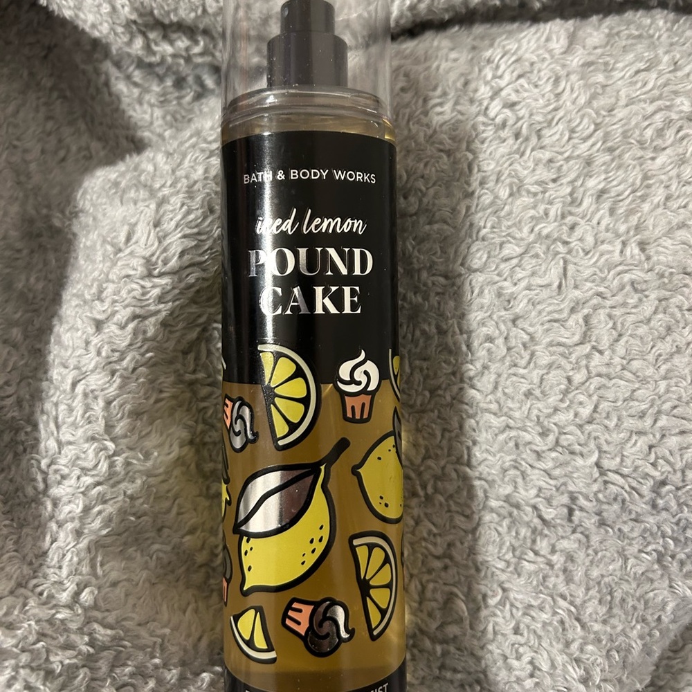 Bath and Body works Iced Lemon Pound Cake spray